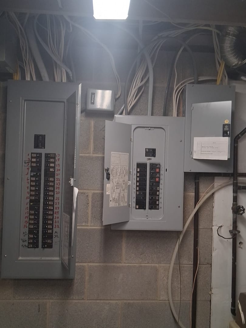 Circuit Breakers project photo in Shelby Twp.
